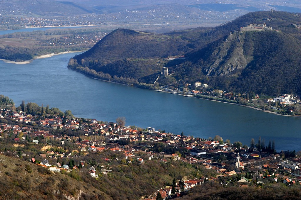 Visegrádi panoráma Nagymarosról 